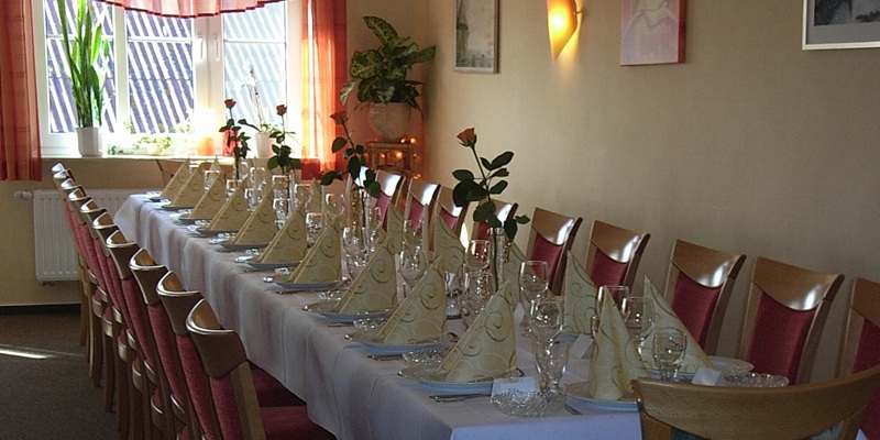 Ferienwohnungen und Gasthaus - Unter den Linden Pellworm - Anne und Klaus Jensen